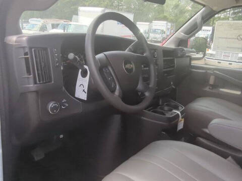 2025 Chevrolet Express 2500