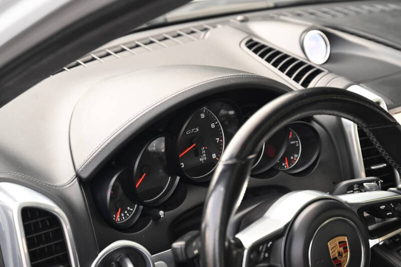 2016 Porsche Cayenne GTS