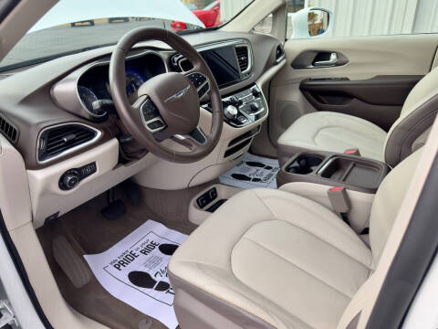 2017 Chrysler Pacifica Touring Plus