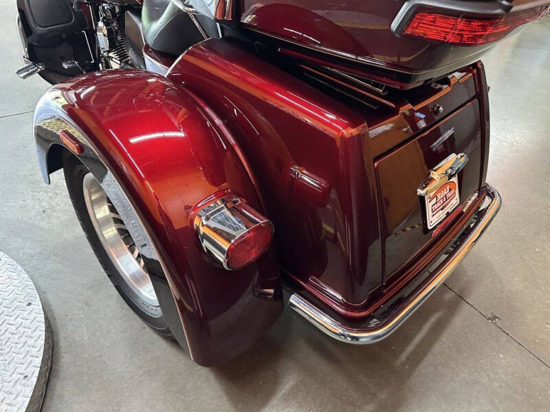2014 Harley-Davidson FLHTCUTG - Tri Glide Ult