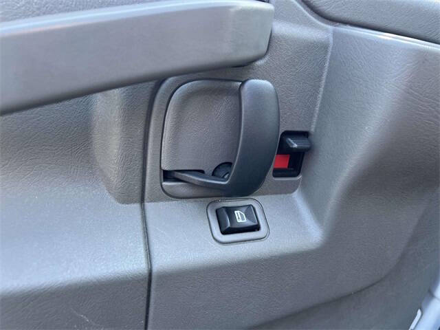 2023 GMC Savana 2500