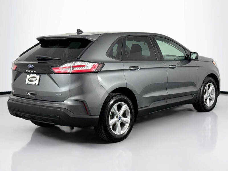 2022 Ford Edge SE