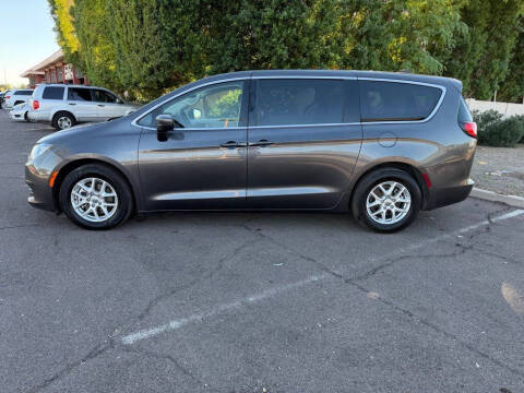 2023 Chrysler Voyager LX