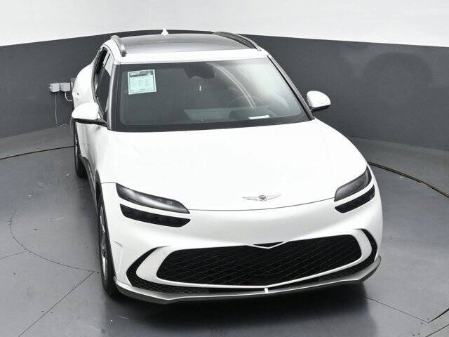 2025 Genesis GV60 Standard