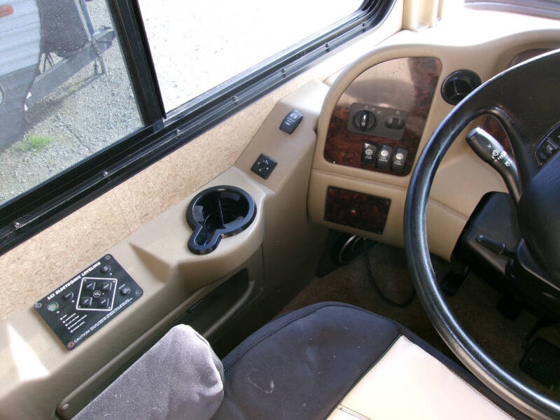 2013 Thor Motor Coach Challenger 37kt