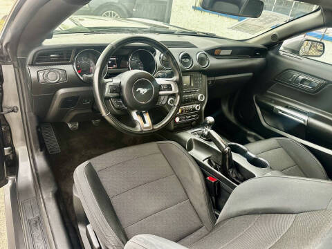 2016 Ford Mustang V6