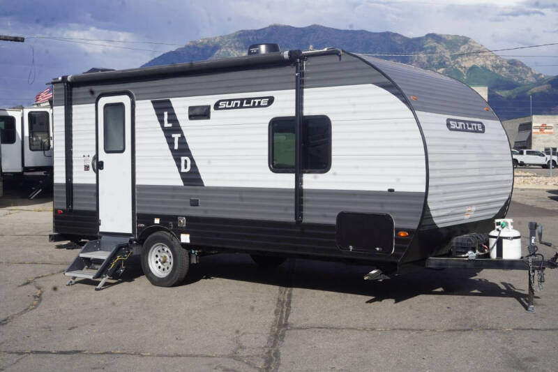 2024 Sunset Park RV Sun-Lite 19 RB