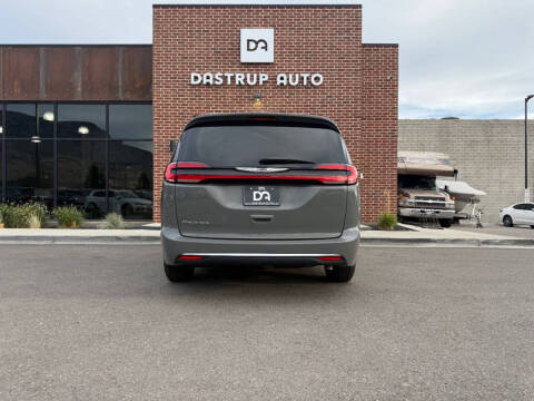 2022 Chrysler Pacifica Touring L