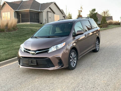 2020 Toyota Sienna for sale at JB Motors in Kansas City MO