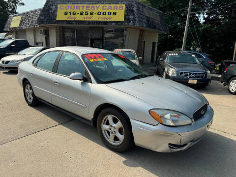 2004 Ford Taurus for sale at Courtesy Cars in Independence MO