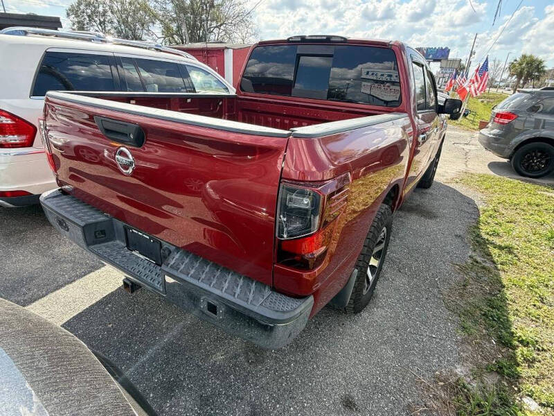 2017 Nissan Titan SV
