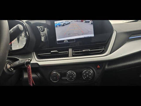 2025 Chevrolet Trax LS