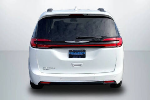 2022 Chrysler Pacifica Touring L