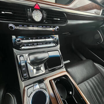 2018 Genesis G90