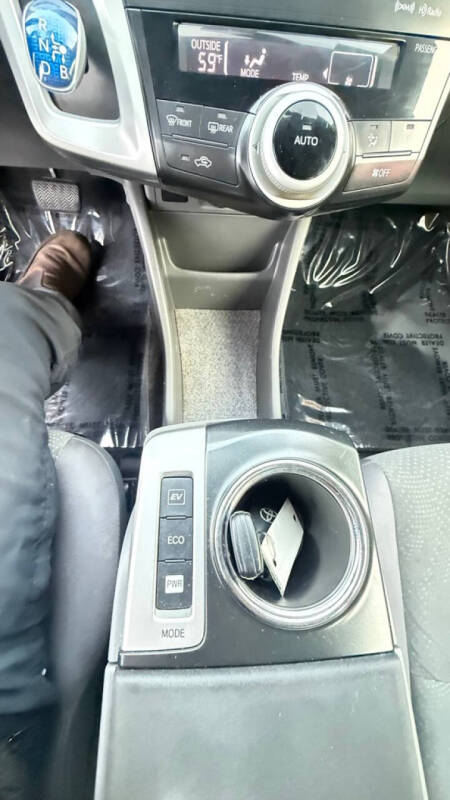 2012 Toyota Prius v Two