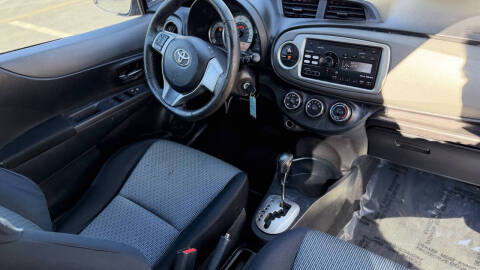 2012 Toyota Yaris 5-Door SE