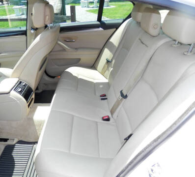 2012 BMW 5 Series 528i