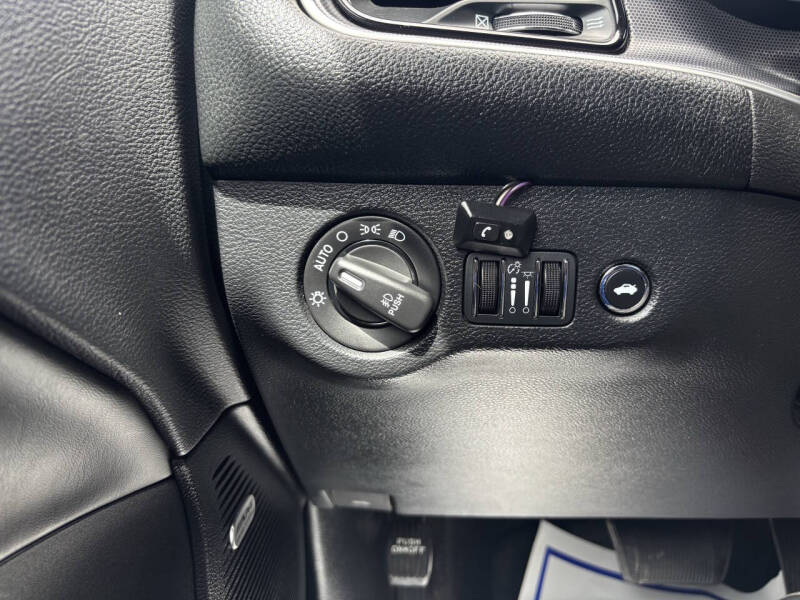 2015 Dodge Challenger SXT Plus