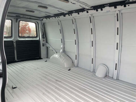 2025 Chevrolet Express 3500