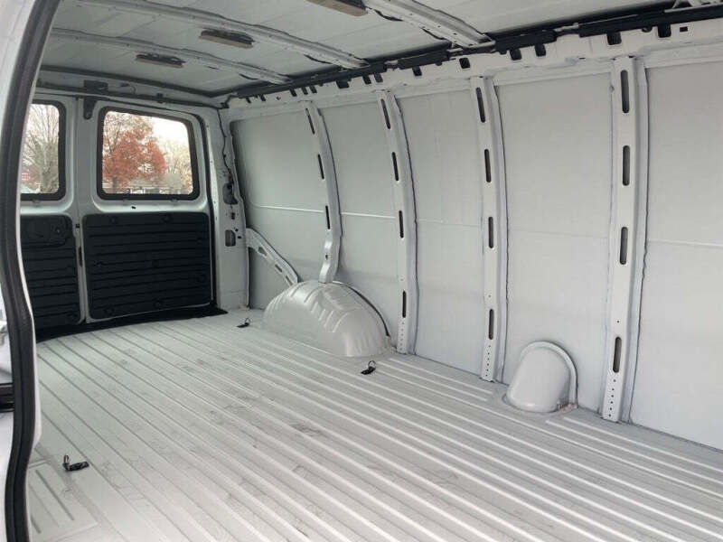 2025 Chevrolet Express 3500