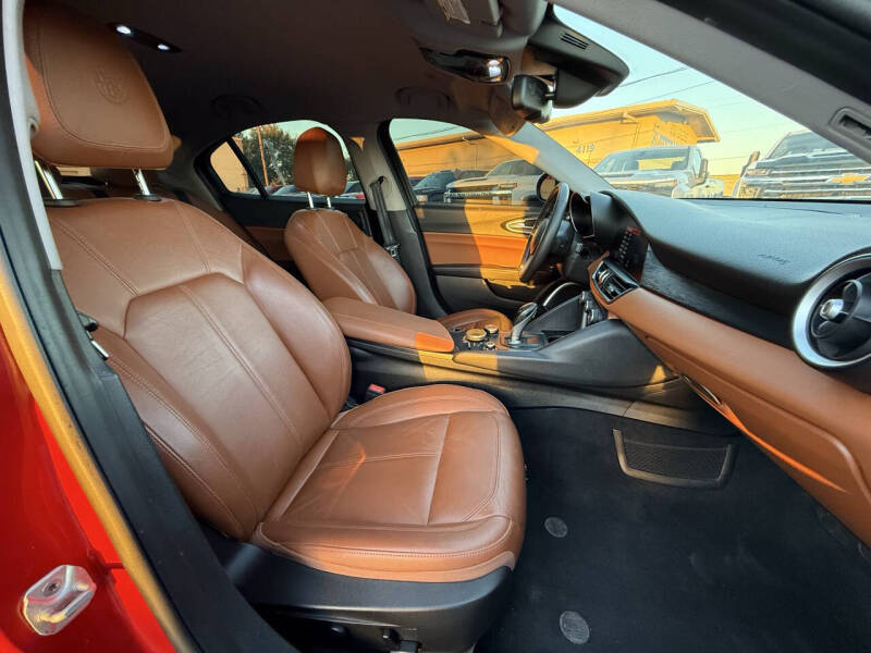 2019 Alfa Romeo Giulia Sport