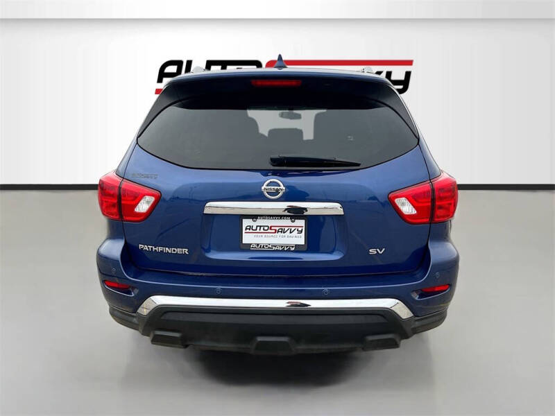 2020 Nissan Pathfinder SV