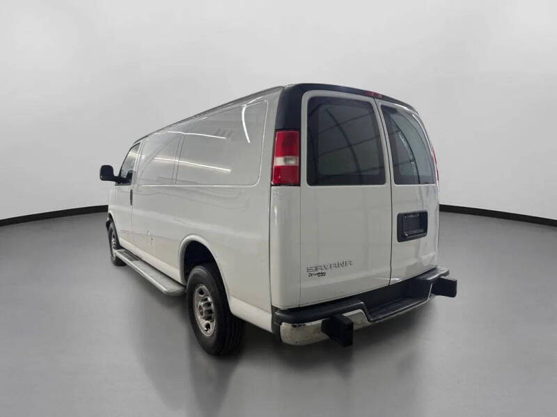 2022 GMC Savana 2500