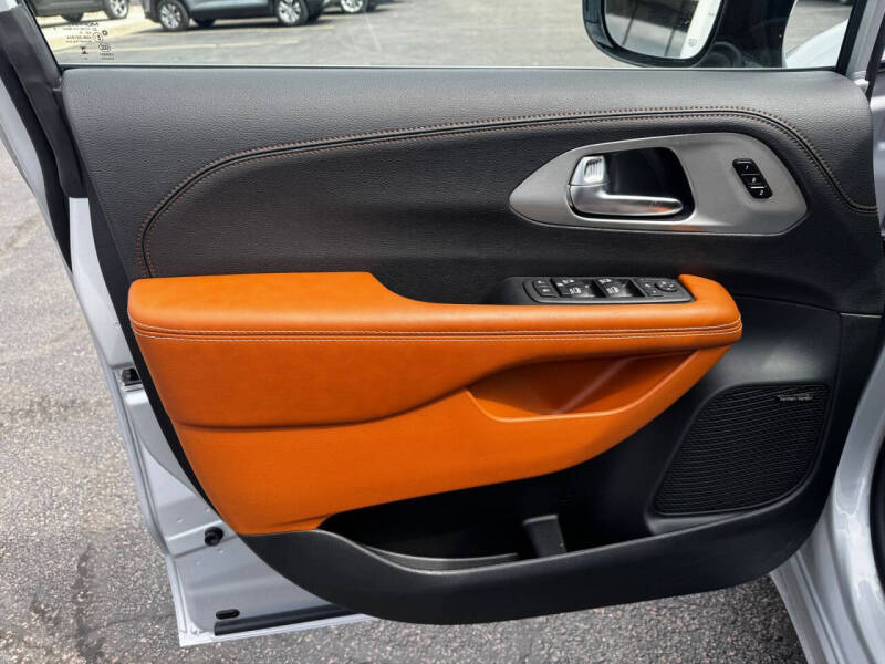 2026 Chrysler Pacifica Pinnacle