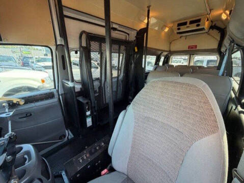 2001 Ford E-Series E-350 SD