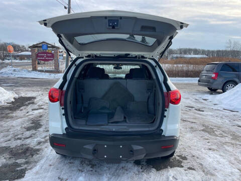 2011 Chevrolet Traverse LS