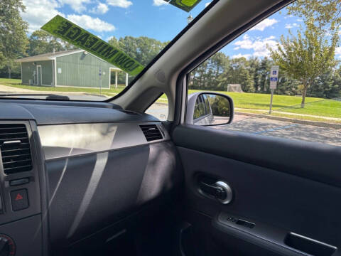 2010 Nissan Versa 1.8 SL