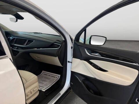 2022 Buick Enclave Essence