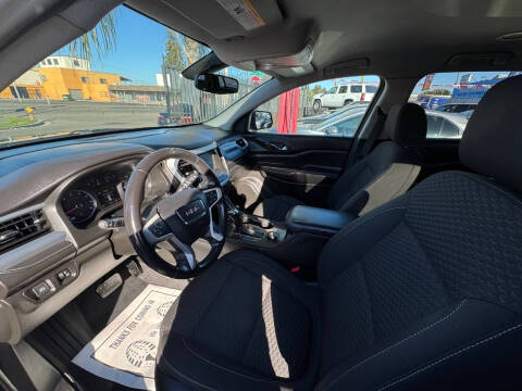 2018 GMC Acadia SLE-2