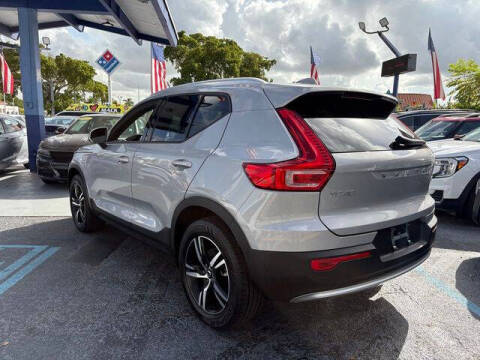 2023 Volvo XC40 B5 Core