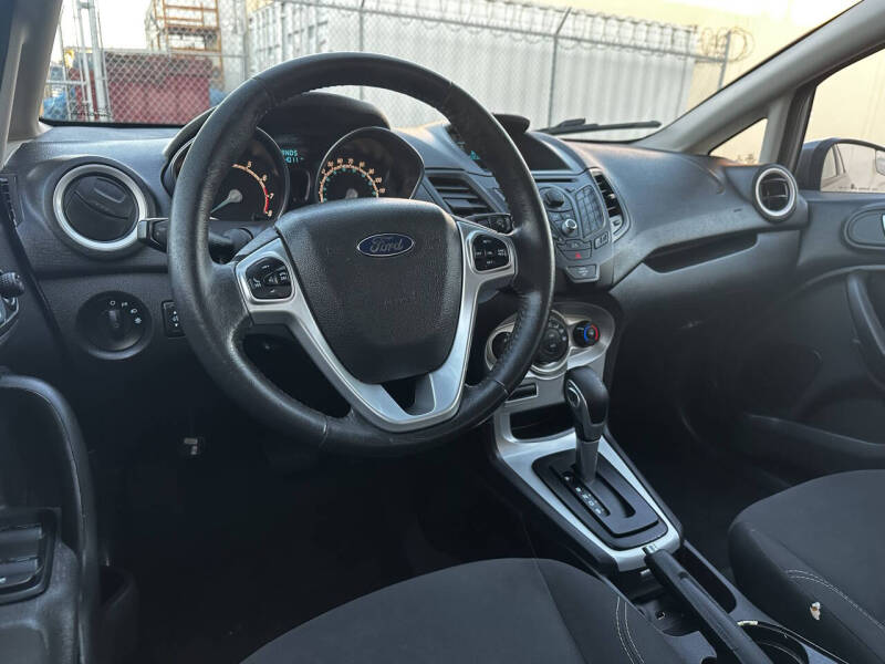 2014 Ford Fiesta SE
