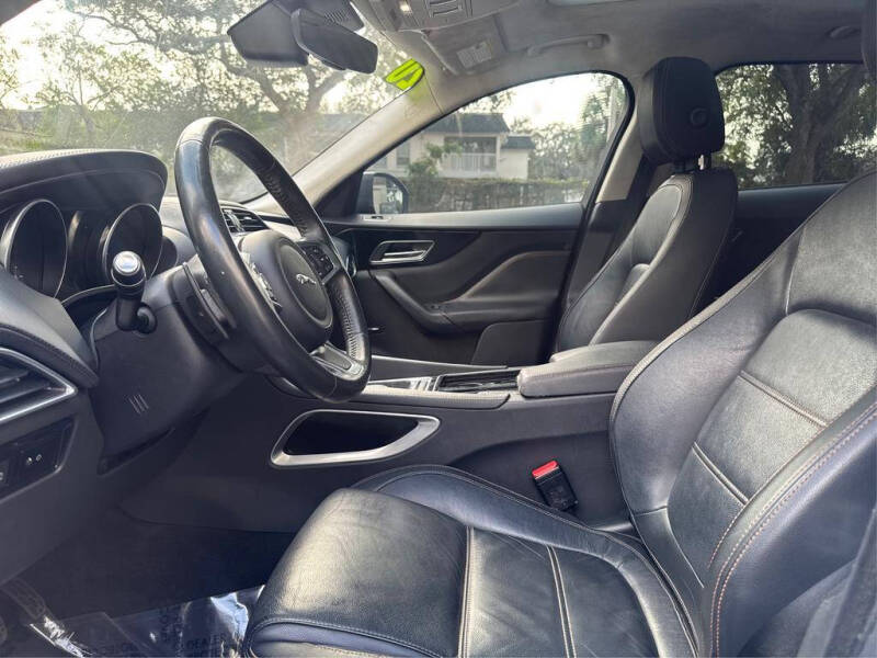 2020 Jaguar F-PACE 25t Prestige