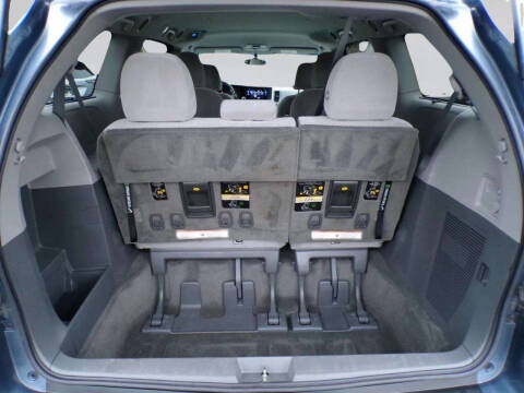 2017 Toyota Sienna LE 7-Passenger