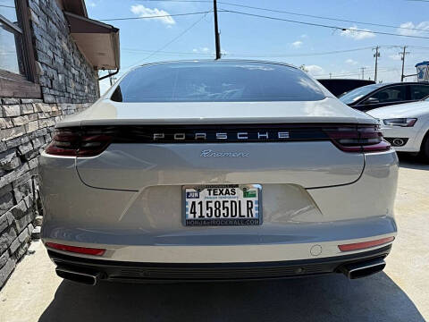 2017 Porsche Panamera 4