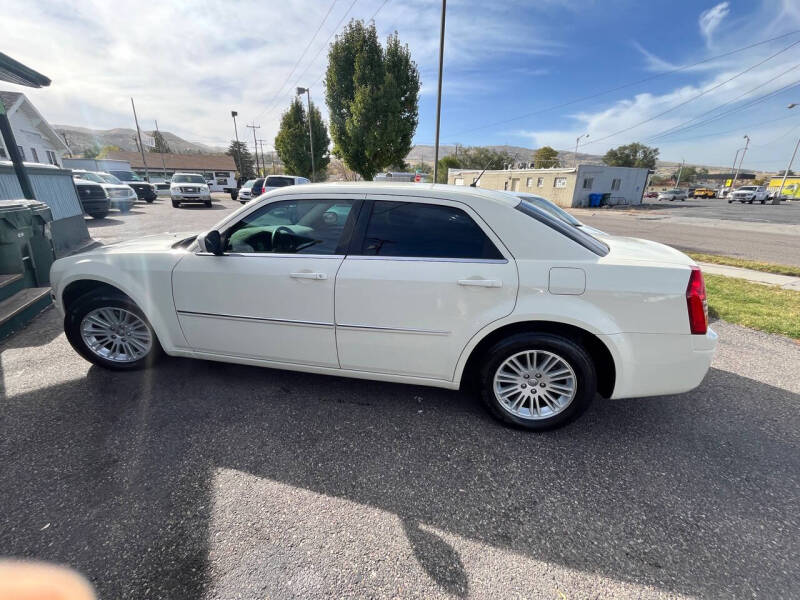 2008 Chrysler 300 LX photo 4