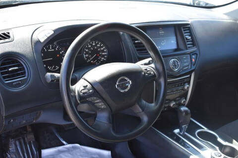 2020 Nissan Pathfinder S