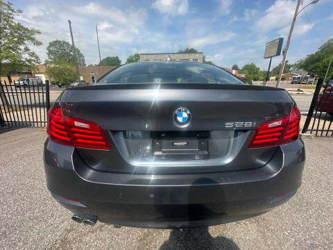 2015 BMW 5 Series 528i