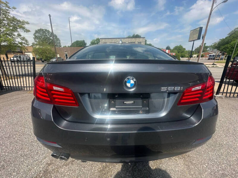 2015 BMW 5 Series 528i