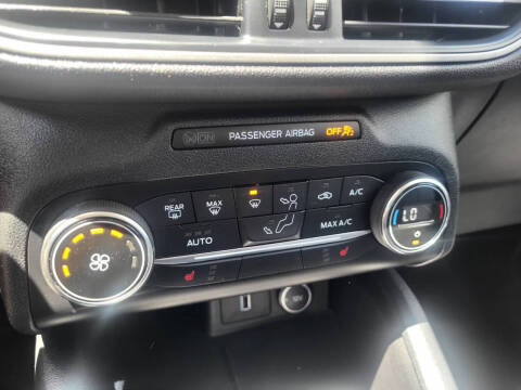 2020 Ford Escape SE