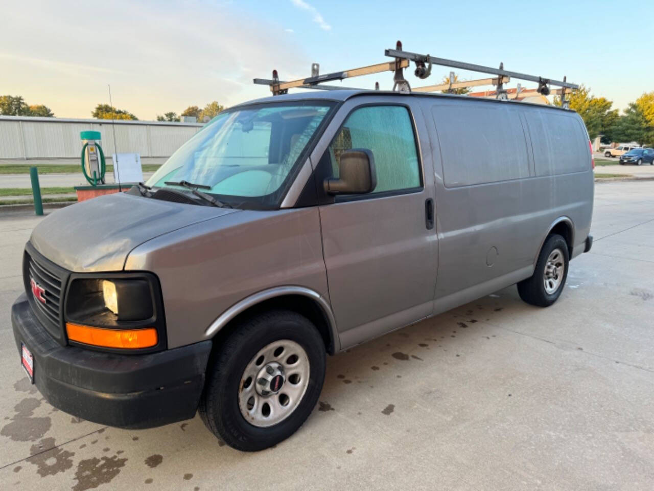 2009 GMC Savana for sale at Illinois Auto Wholesalers in Tolono, IL