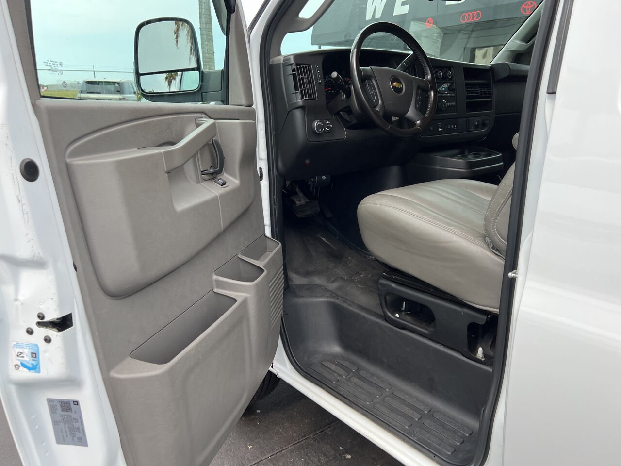 2020 Chevrolet Express Van - $28,900
