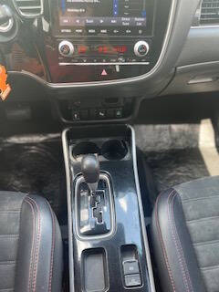 2020 Mitsubishi Outlander LE