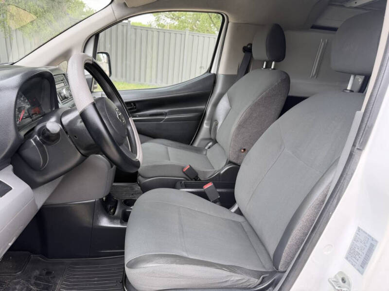 2014 Nissan NV200 SV