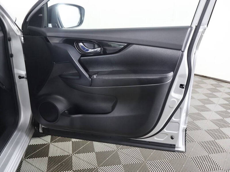 2022 Nissan Rogue Sport SV