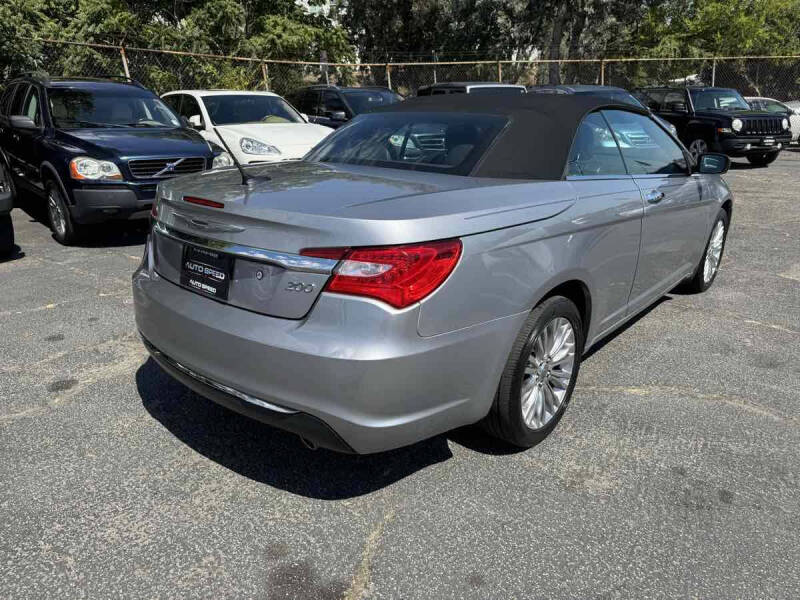 2013 Chrysler 200 Limited
