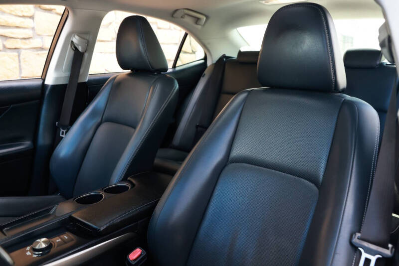 2016 Lexus IS 200t